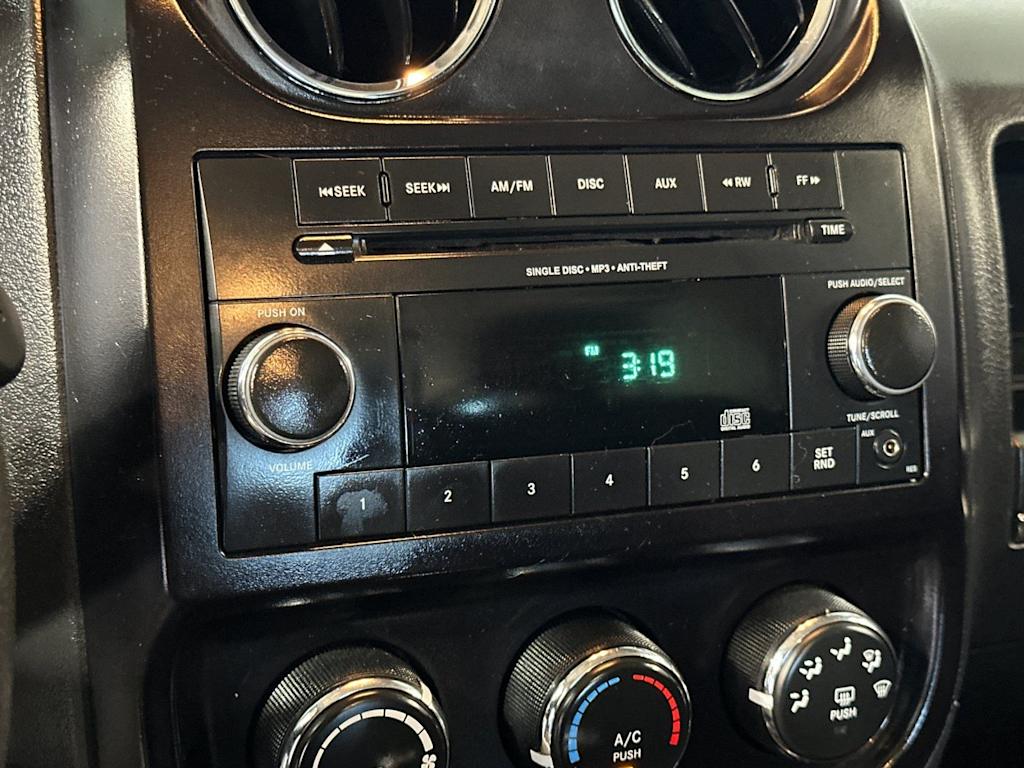 Thumbnail: 2015 Jeep Patriot - 24