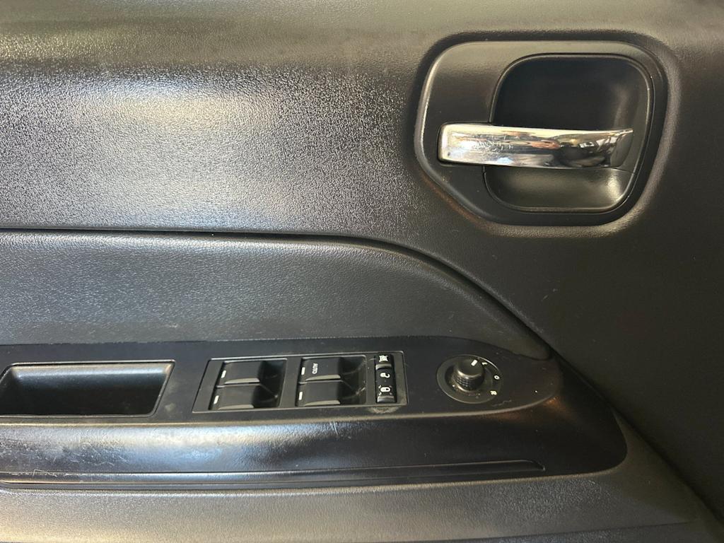 Thumbnail: 2015 Jeep Patriot - 22