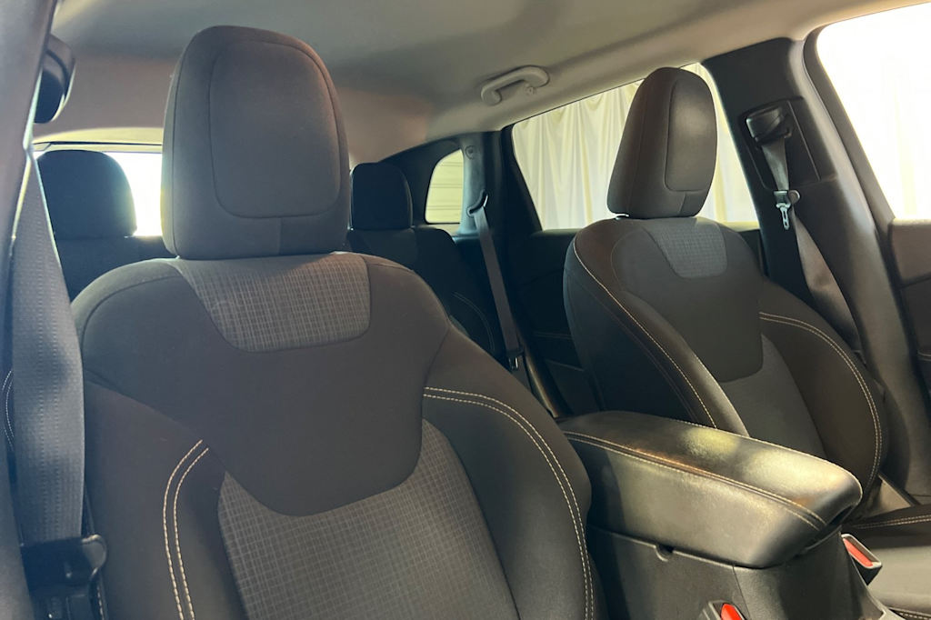 Thumbnail: 2017 Jeep Cherokee - 10