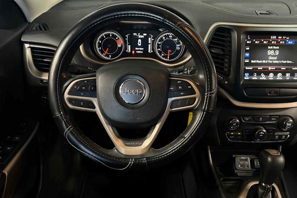 Thumbnail: 2017 Jeep Cherokee - 12