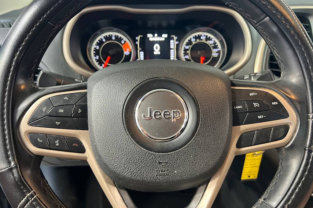 Thumbnail: 2017 Jeep Cherokee - 26