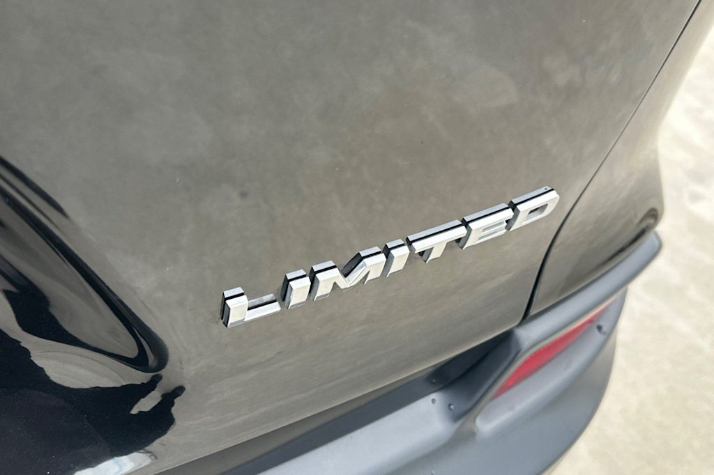 Thumbnail: 2019 Jeep Cherokee - 7