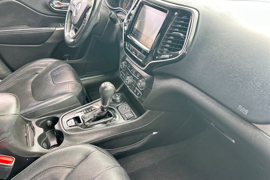 Thumbnail: 2019 Jeep Cherokee - 13