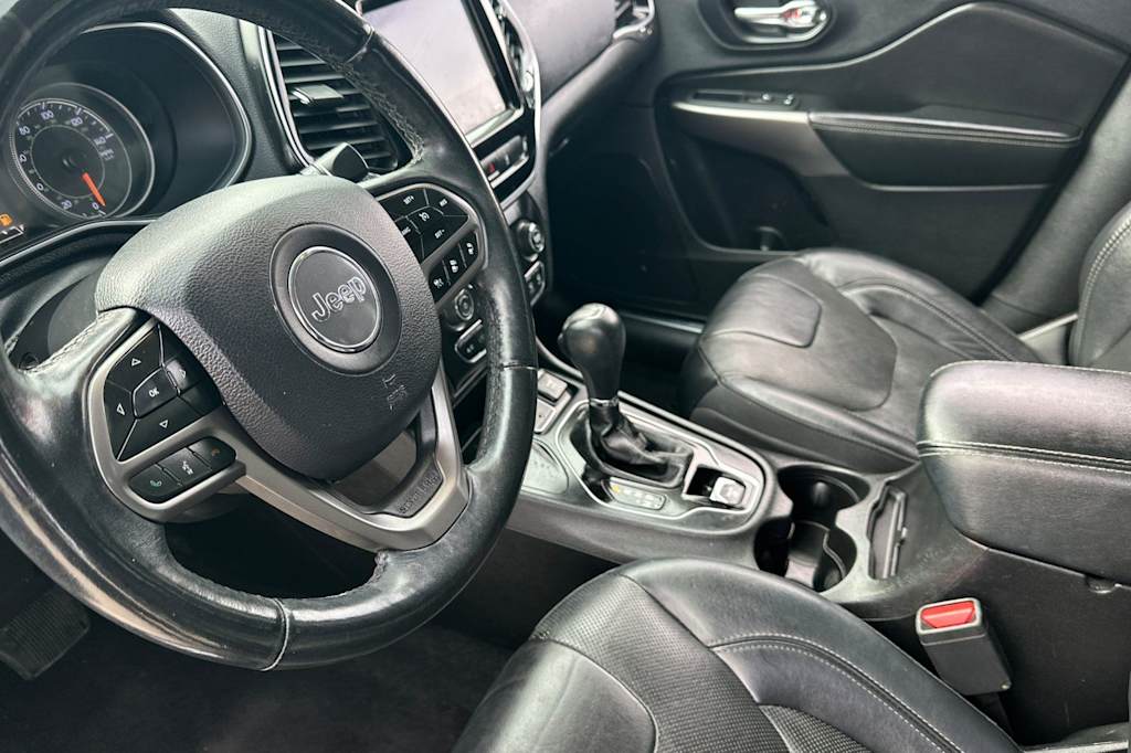Thumbnail: 2019 Jeep Cherokee - 9
