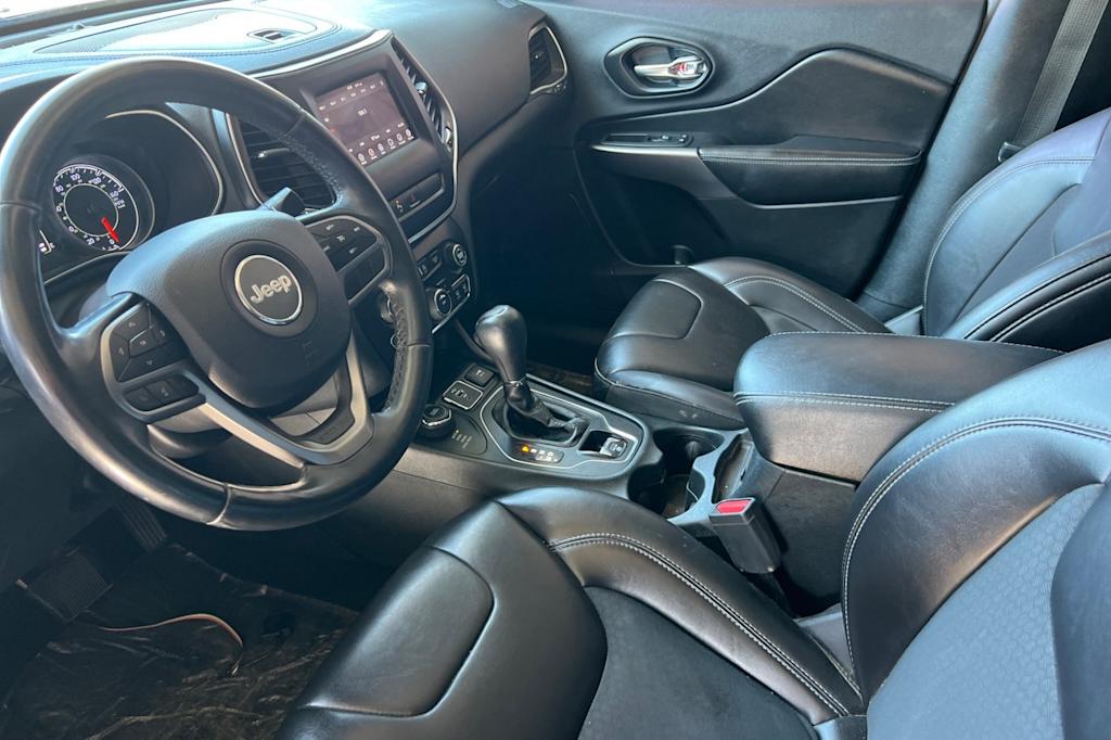 Thumbnail: 2019 Jeep Cherokee - 9