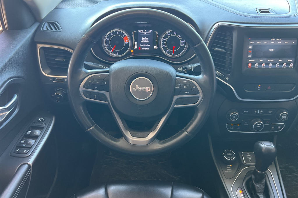 Thumbnail: 2019 Jeep Cherokee - 12