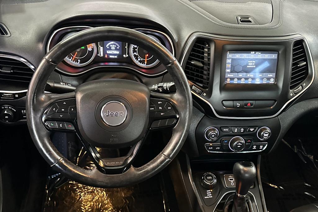 Thumbnail: 2019 Jeep Cherokee - 12