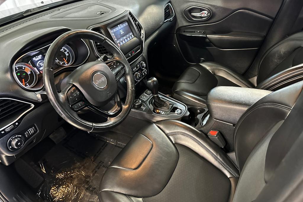 Thumbnail: 2019 Jeep Cherokee - 9