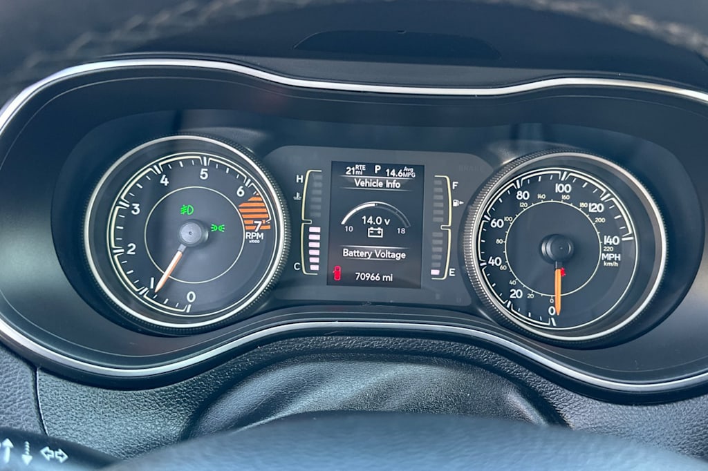 Thumbnail: 2019 Jeep Cherokee - 32