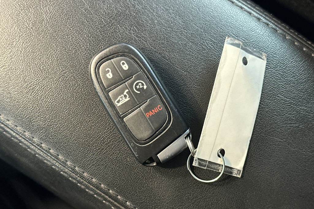 Thumbnail: 2019 Jeep Cherokee - 28
