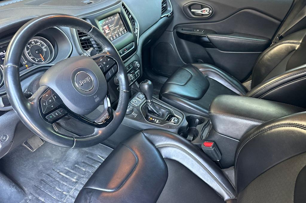 Thumbnail: 2019 Jeep Cherokee - 9