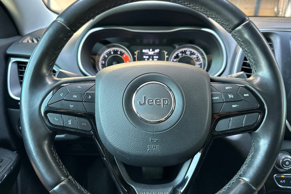 Thumbnail: 2019 Jeep Cherokee - 26