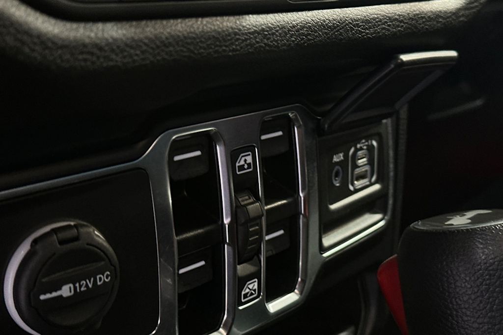 Thumbnail: 2024 Jeep Wrangler - 23