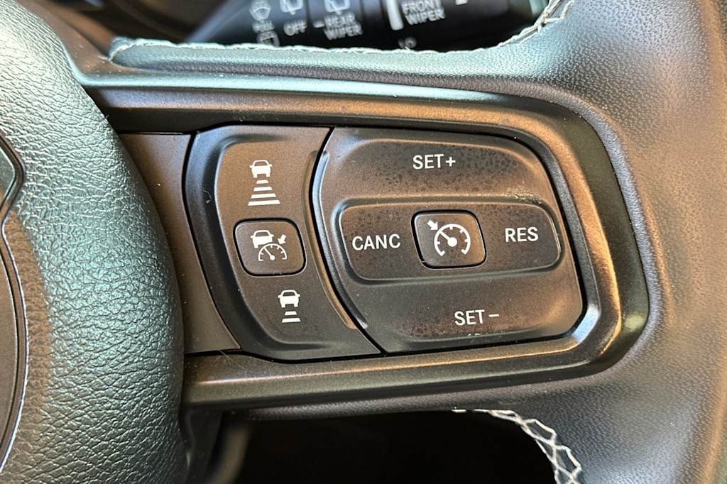 Thumbnail: 2025 Jeep Wrangler - 31