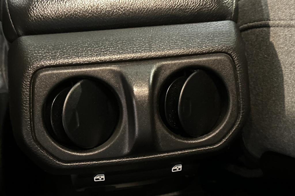 Thumbnail: 2025 Jeep Wrangler - 23