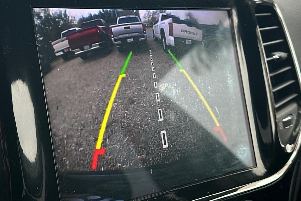 Thumbnail: 2019 Jeep Grand Cherokee - 24