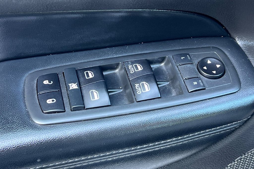 Thumbnail: 2020 Jeep Grand Cherokee - 23