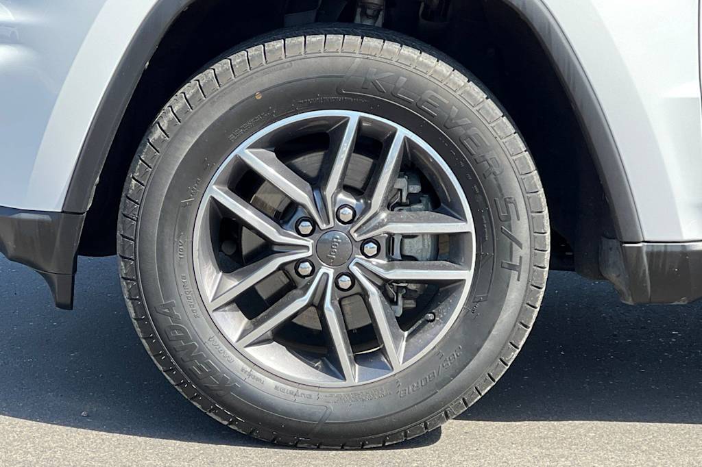 Thumbnail: 2020 Jeep Grand Cherokee - 8