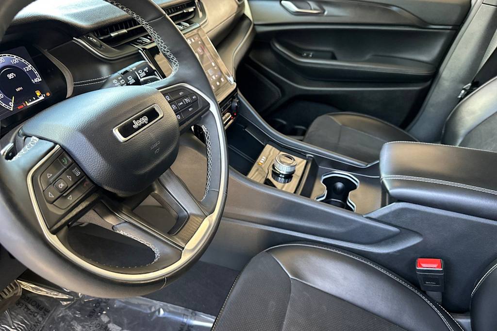 Thumbnail: 2024 Jeep Grand Cherokee - 9