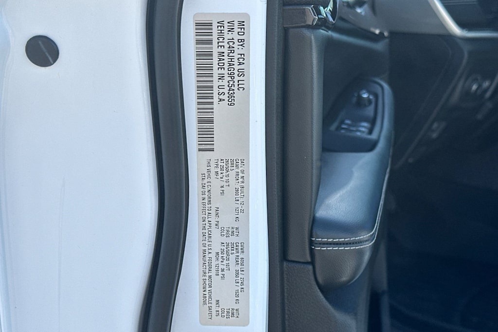 Thumbnail: 2023 Jeep Grand Cherokee - 15