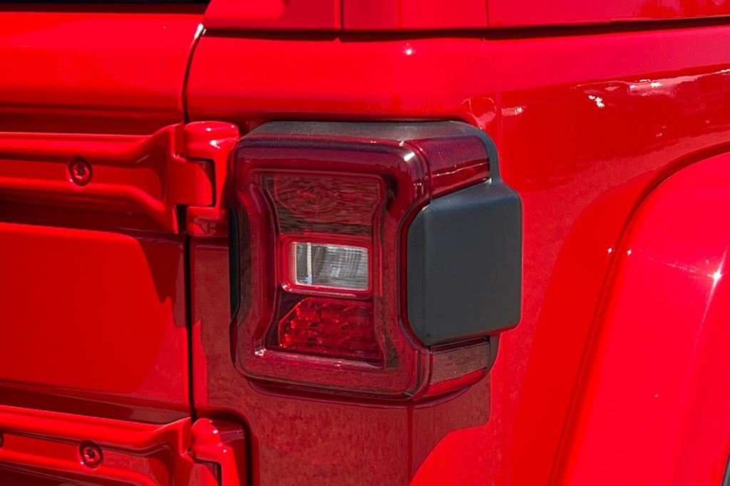 Thumbnail: 2025 Jeep Wrangler - 25