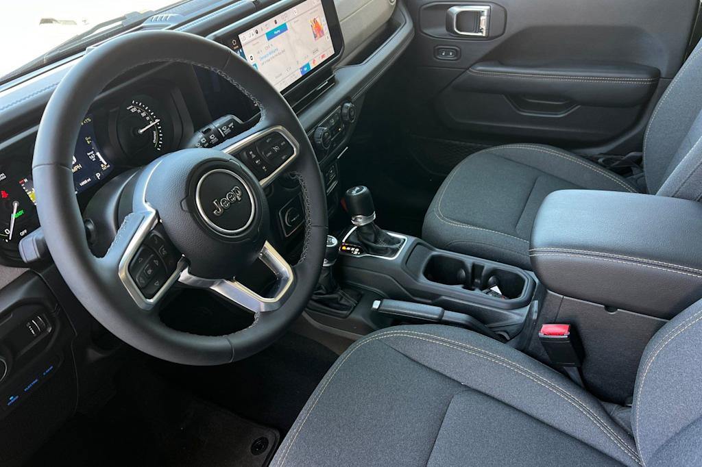 Thumbnail: 2025 Jeep Wrangler - 9