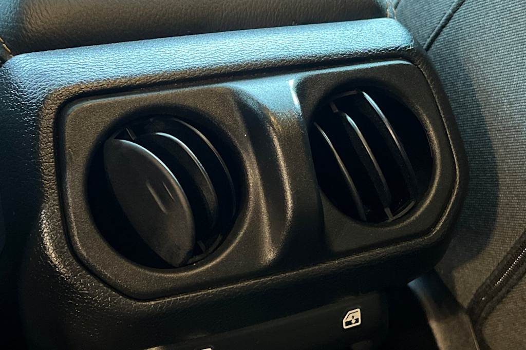 Thumbnail: 2024 Jeep Wrangler - 25