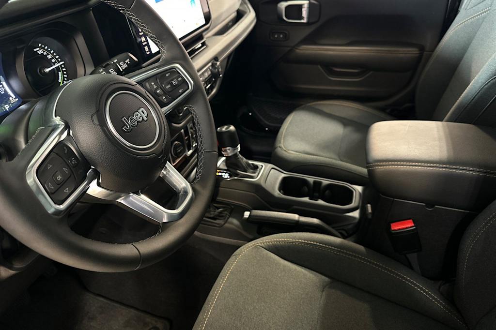 Thumbnail: 2025 Jeep Wrangler - 9