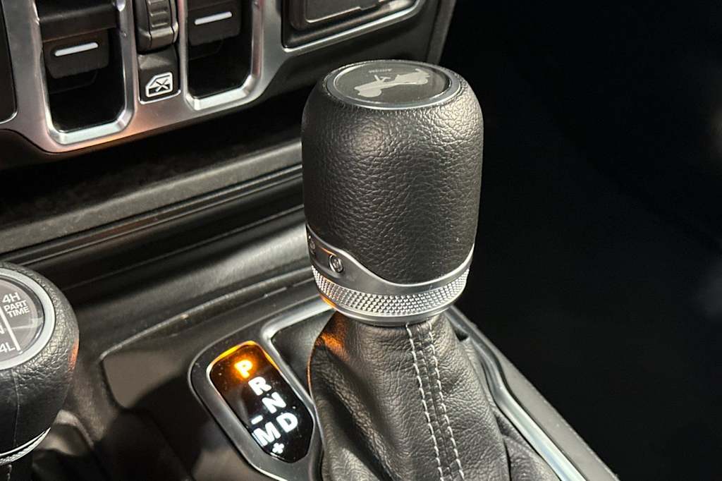 Thumbnail: 2025 Jeep Wrangler - 16