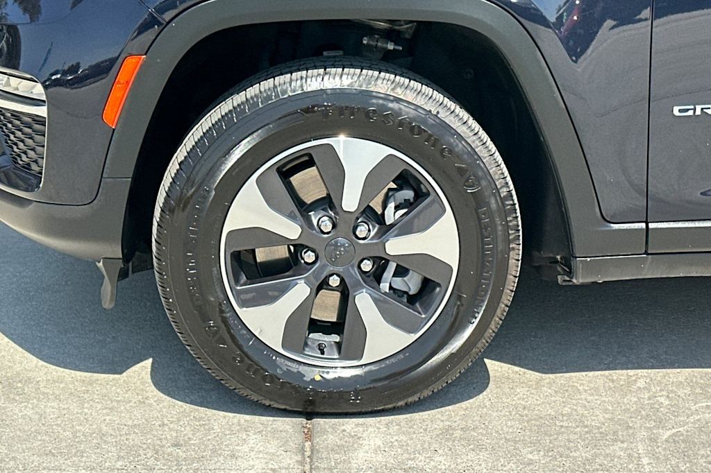 Thumbnail: 2024 Jeep Grand Cherokee - 8