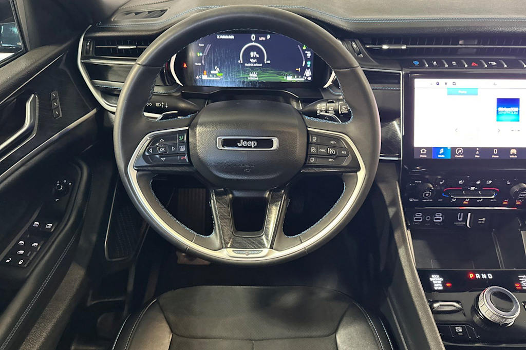 Thumbnail: 2023 Jeep Grand Cherokee - 12