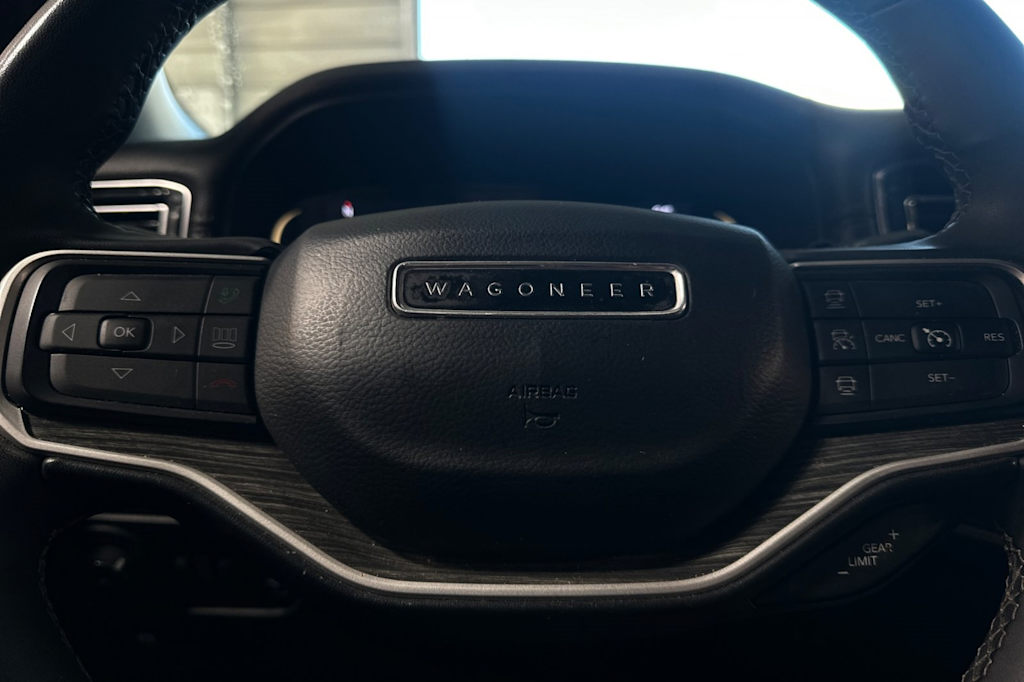 Thumbnail: 2022 Jeep Wagoneer - 28