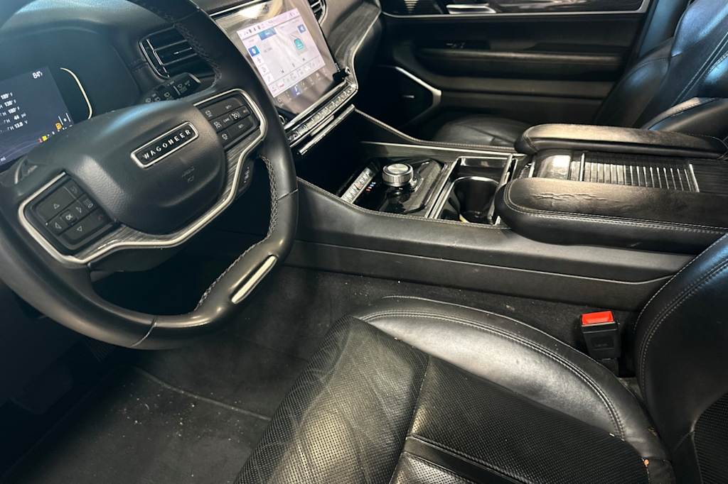 Thumbnail: 2022 Jeep Wagoneer - 9