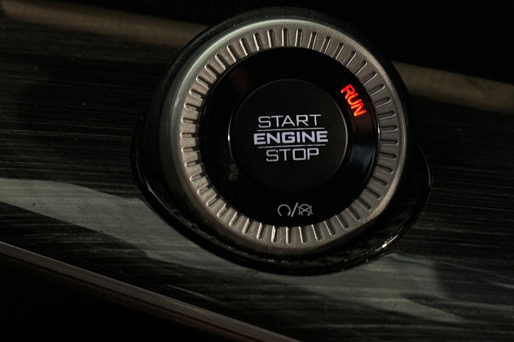 Thumbnail: 2022 Jeep Wagoneer - 27