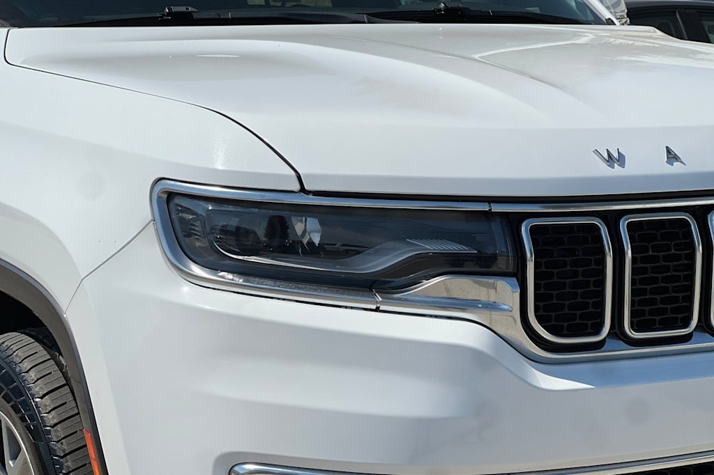 Thumbnail: 2022 Jeep Wagoneer - 35