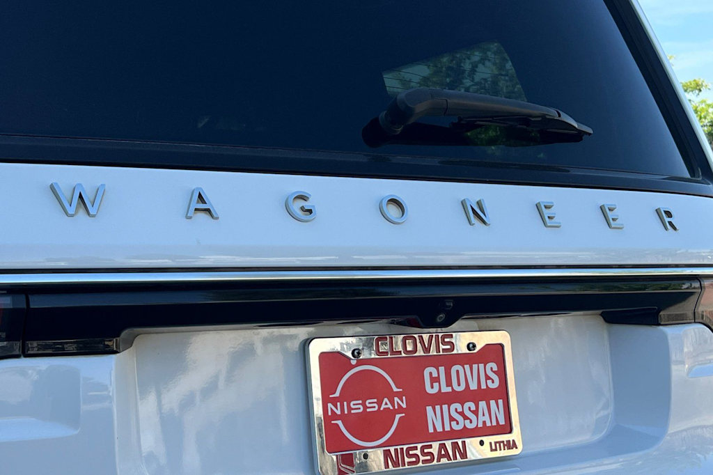 Thumbnail: 2022 Jeep Wagoneer - 23