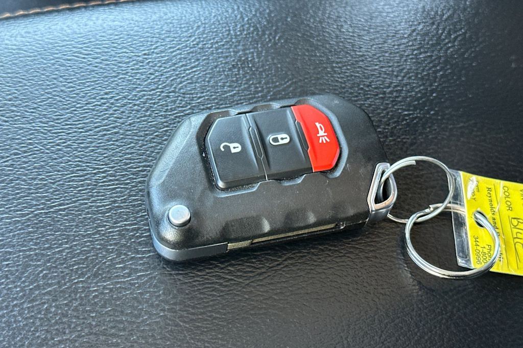 Thumbnail: 2023 Jeep Gladiator - 17