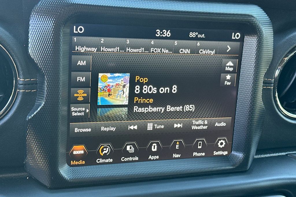 Thumbnail: 2023 Jeep Gladiator - 14