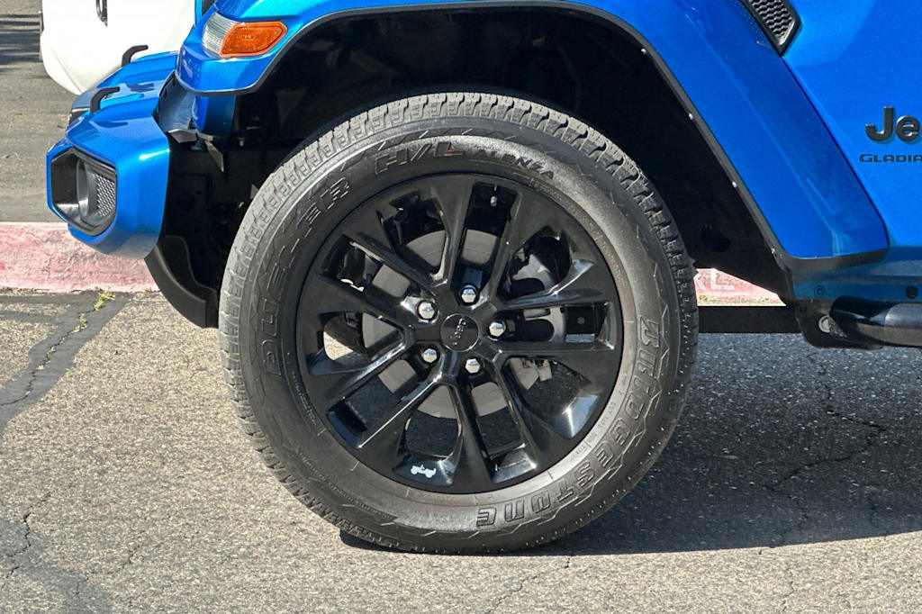 Thumbnail: 2023 Jeep Gladiator - 8