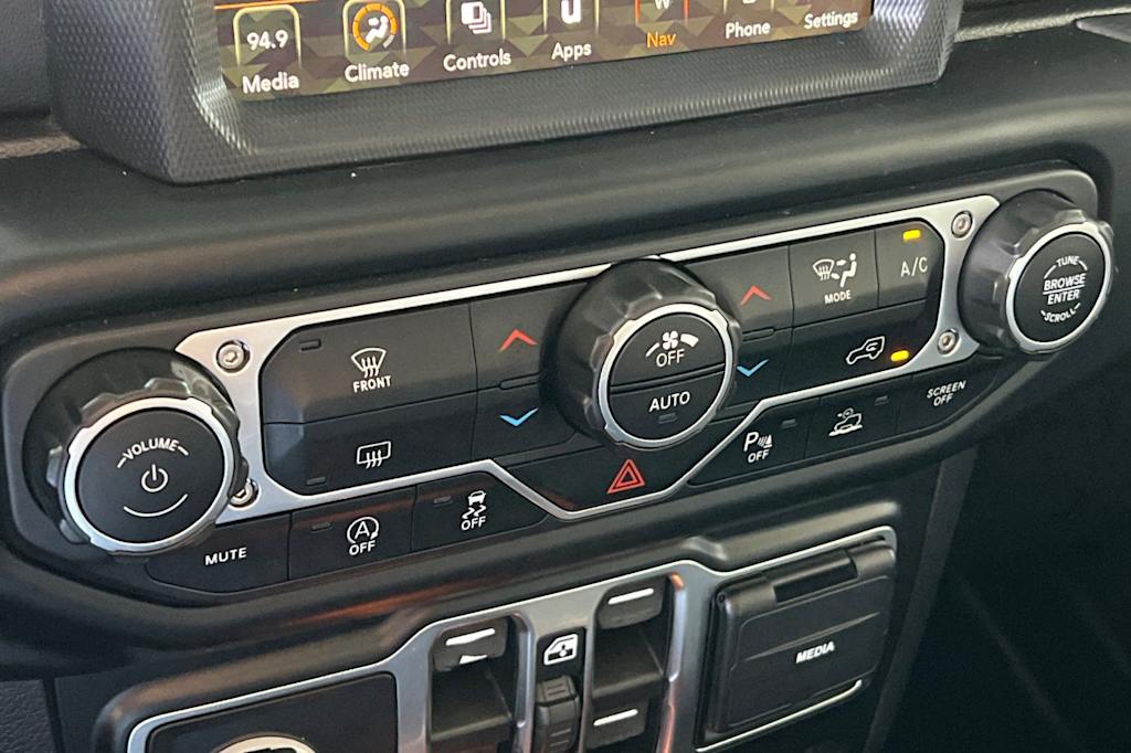 Thumbnail: 2022 Jeep Gladiator - 27