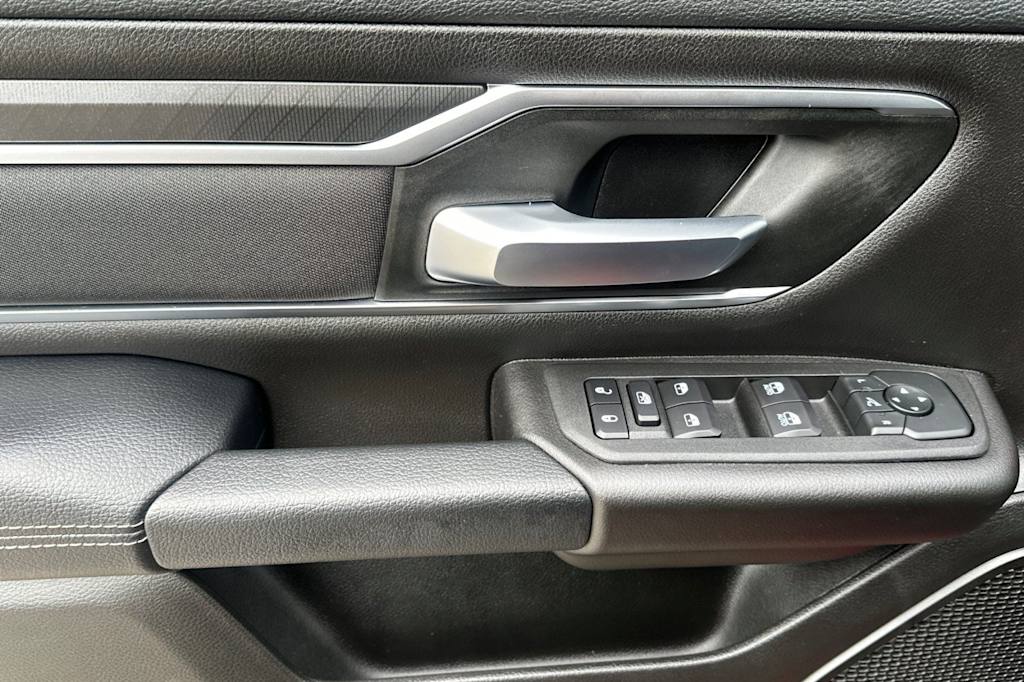 Thumbnail: 2026 RAM 1500 - 19