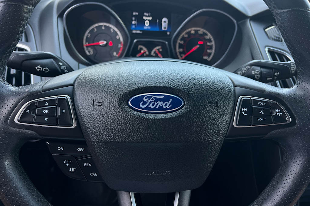 Thumbnail: 2017 Ford Focus - 25