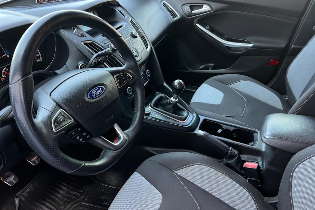 Thumbnail: 2017 Ford Focus - 9