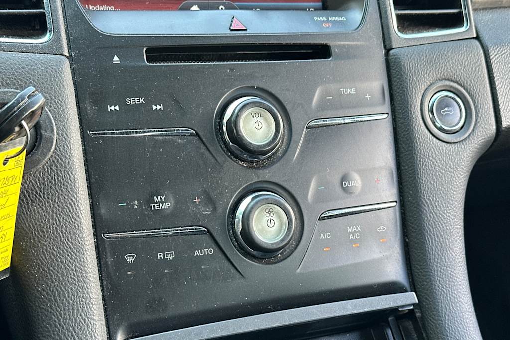 Thumbnail: 2014 Ford Taurus - 24