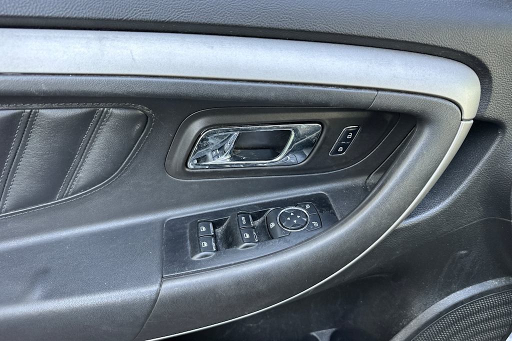 Thumbnail: 2014 Ford Taurus - 21