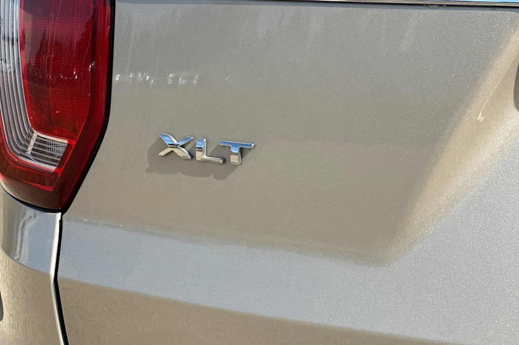 Thumbnail: 2017 Ford Explorer - 7