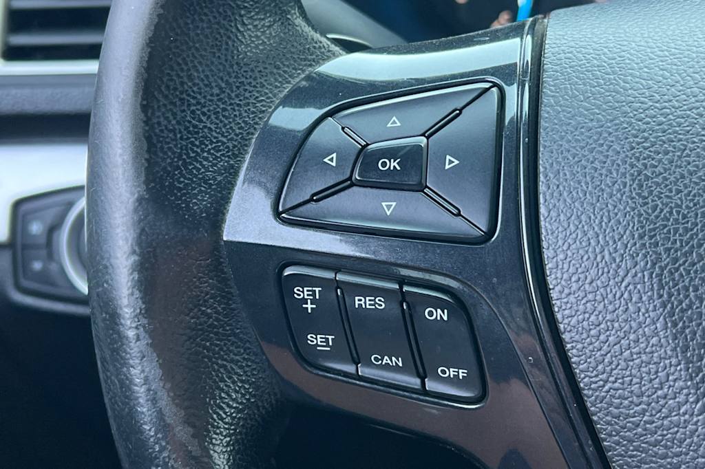 Thumbnail: 2017 Ford Explorer - 32