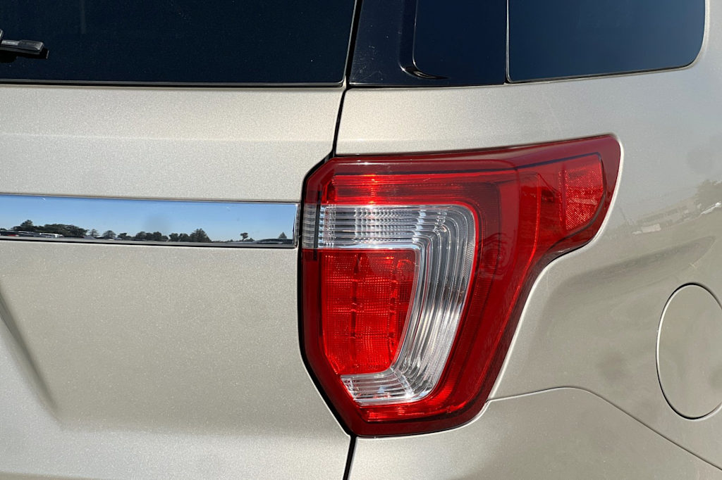 Thumbnail: 2017 Ford Explorer - 36