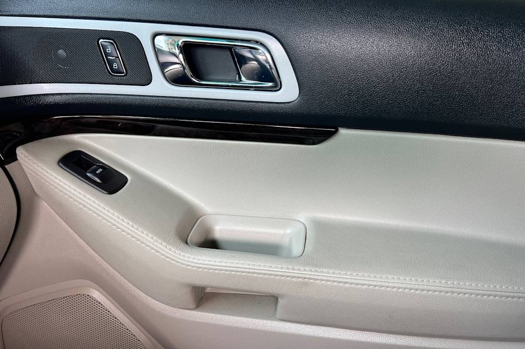 Thumbnail: 2014 Ford Explorer - 26