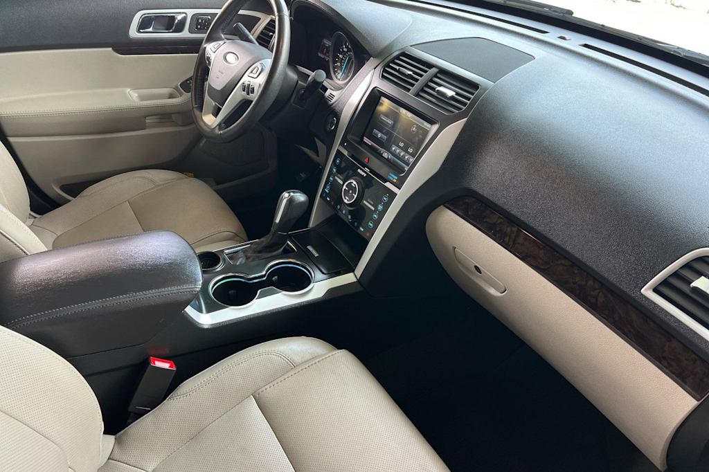 Thumbnail: 2014 Ford Explorer - 13